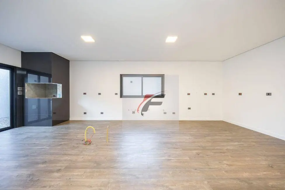 Sobrado com 4 quartos à venda, 220m2 em Cruzeiro, Sao Jose Dos Pinhais - PR - imagem 7 Foto 7 de Sobrado com 4 quartos à venda, 220m2 em Cruzeiro, Sao Jose Dos Pinhais - PR