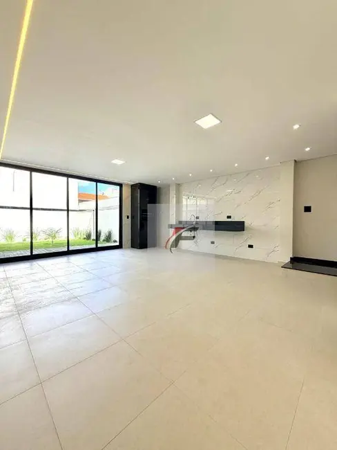 Foto 5 de Sobrado com 3 quartos à venda, 200m2 em Aristocrata, Sao Jose Dos Pinhais - PR