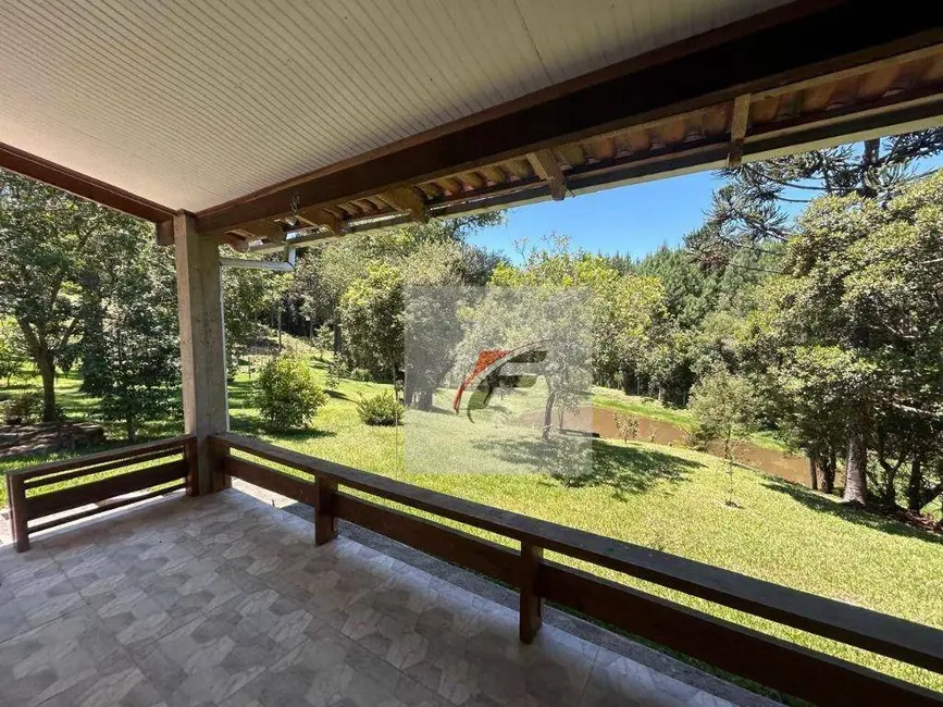 Chácara com 3 quartos à venda, 16900m2 em Agudos Do Sul - PR - imagem 1 Foto 1 de Chácara com 3 quartos à venda, 16900m2 em Agudos Do Sul - PR