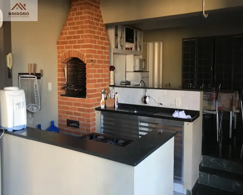 Foto 9 de Casa com 2 quartos à venda, 270m2 em Tiete - SP