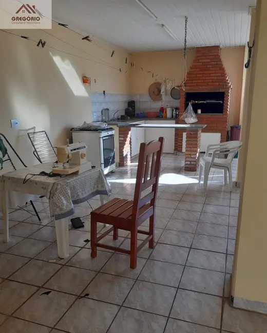 Foto 9 de Casa com 4 quartos à venda, 180m2 em Tiete - SP