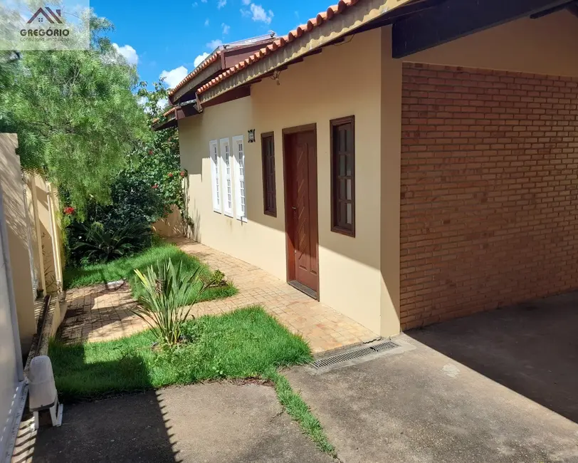 Foto 1 de Casa com 3 quartos à venda, 215m2 em Tiete - SP