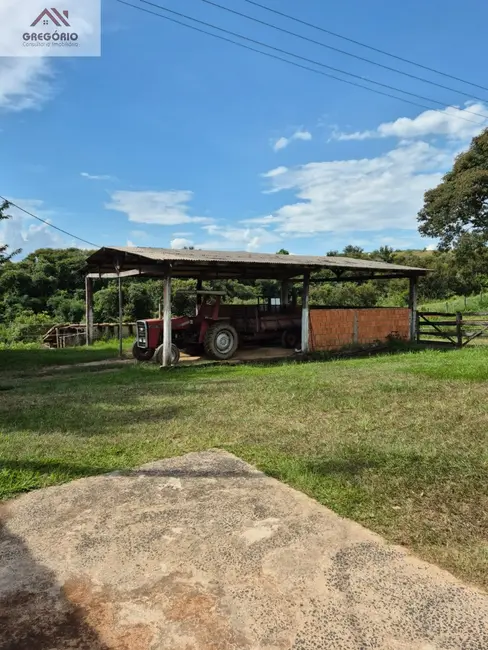Sítio / Rancho com 3 quartos à venda, 630m2 em Tiete - SP - imagem 8 Foto 8 de Sítio / Rancho com 3 quartos à venda, 630m2 em Tiete - SP