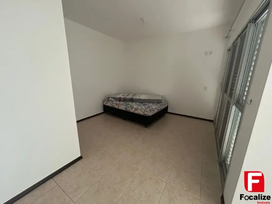 Foto 9 de Casa com 4 quartos para alugar, 353m2 em Itapoa - SC