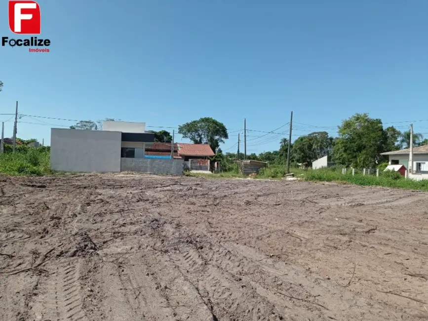 Foto 2 de Terreno / Lote à venda, 300m2 em Itapoa - SC