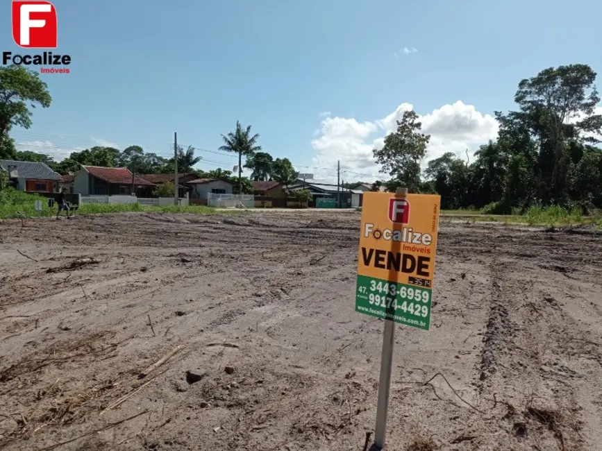 Foto 1 de Terreno / Lote à venda, 300m2 em Itapoa - SC