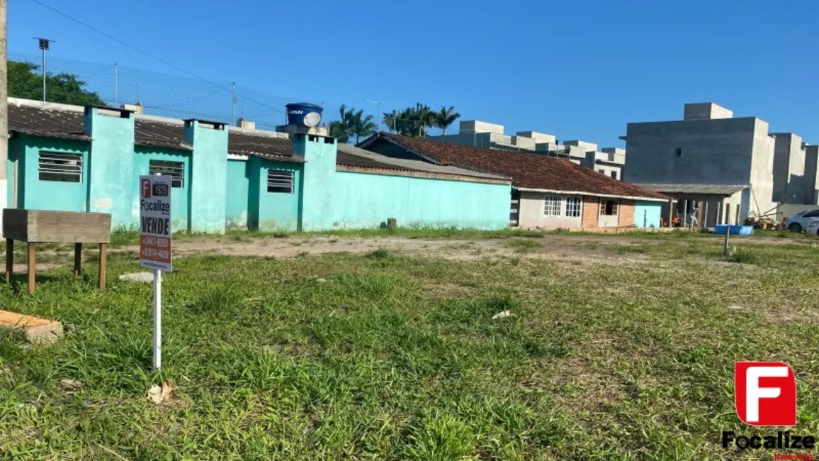 Foto 2 de Terreno / Lote à venda, 156m2 em Itapoa - SC