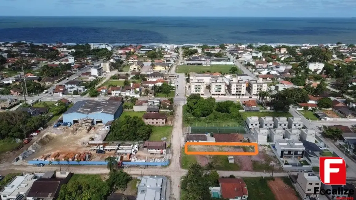 Foto 1 de Terreno / Lote à venda, 156m2 em Itapoa - SC