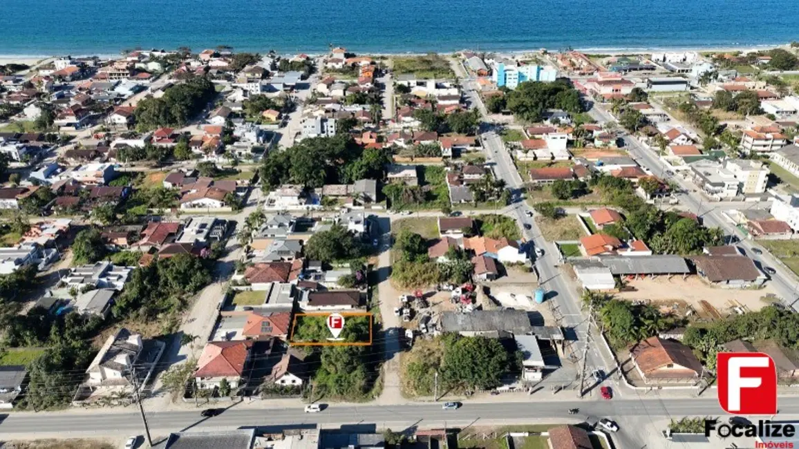 Foto 2 de Terreno / Lote à venda, 360m2 em Itapoa - SC