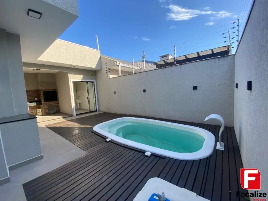 Foto 1 de Casa com 3 quartos à venda, 92m2 em Itapoa - SC