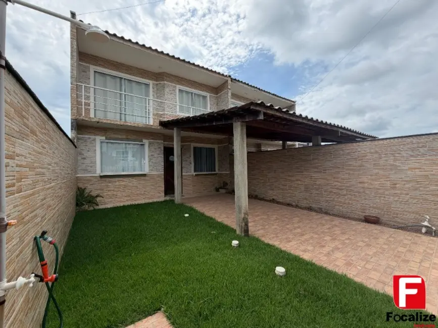 Casa com 3 quartos para alugar, 110m2 em Itapoa - SC - imagem 2 Foto 2 de Casa com 3 quartos para alugar, 110m2 em Itapoa - SC