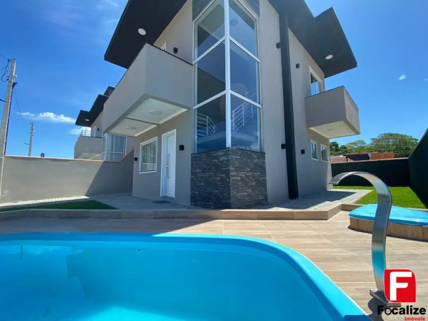 Foto 1 de Casa com 3 quartos à venda, 137m2 em Itapoa - SC