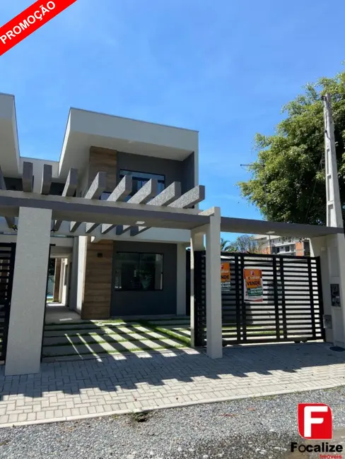 Foto 1 de Casa com 3 quartos à venda, 136m2 em Itapoa - SC