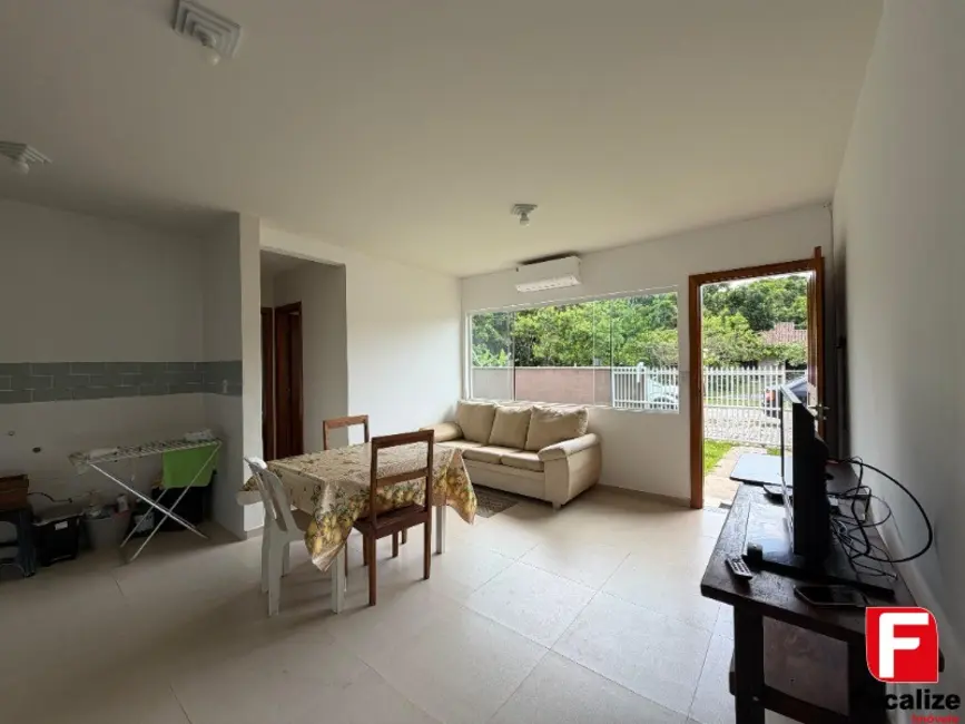 Foto 4 de Casa com 2 quartos à venda, 51m2 em Itapoa - SC