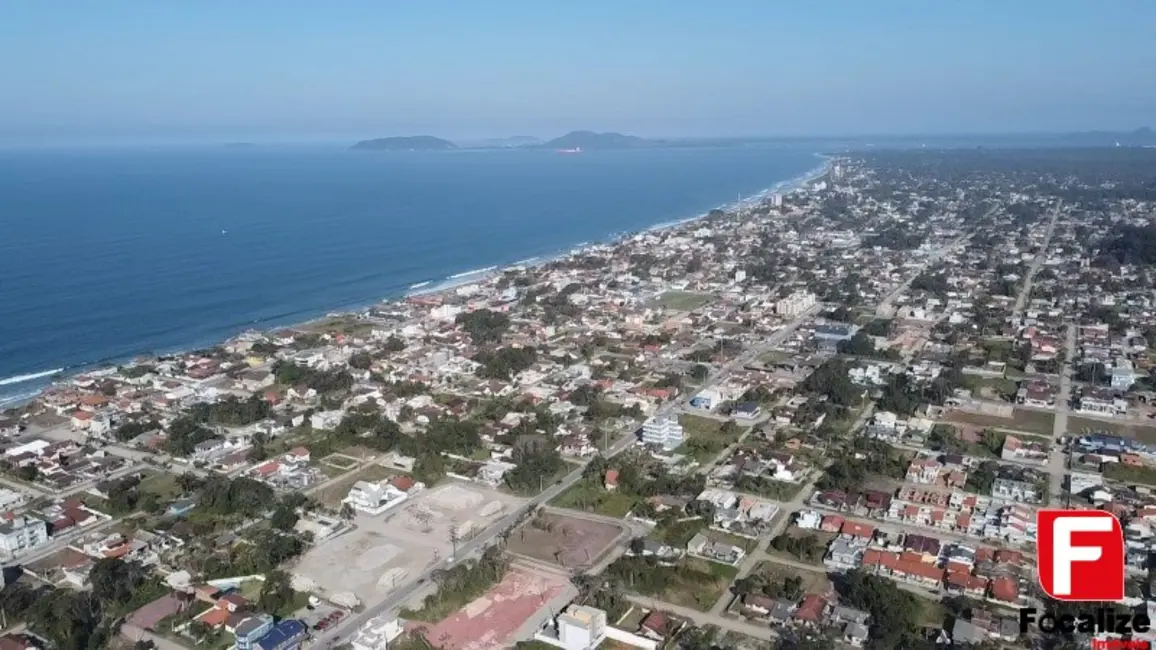 Foto 1 de Terreno / Lote à venda, 936m2 em Itapoa - SC