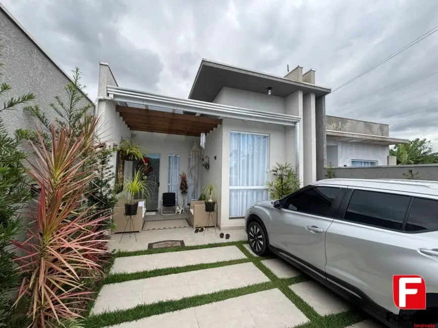 Foto 3 de Casa com 3 quartos à venda, 90m2 em Itapoa - SC