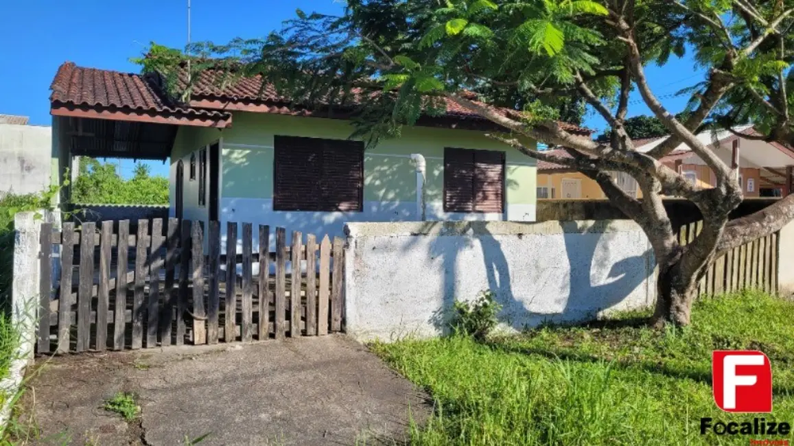 Foto 1 de Casa com 2 quartos à venda, 70m2 em Itapoa - SC