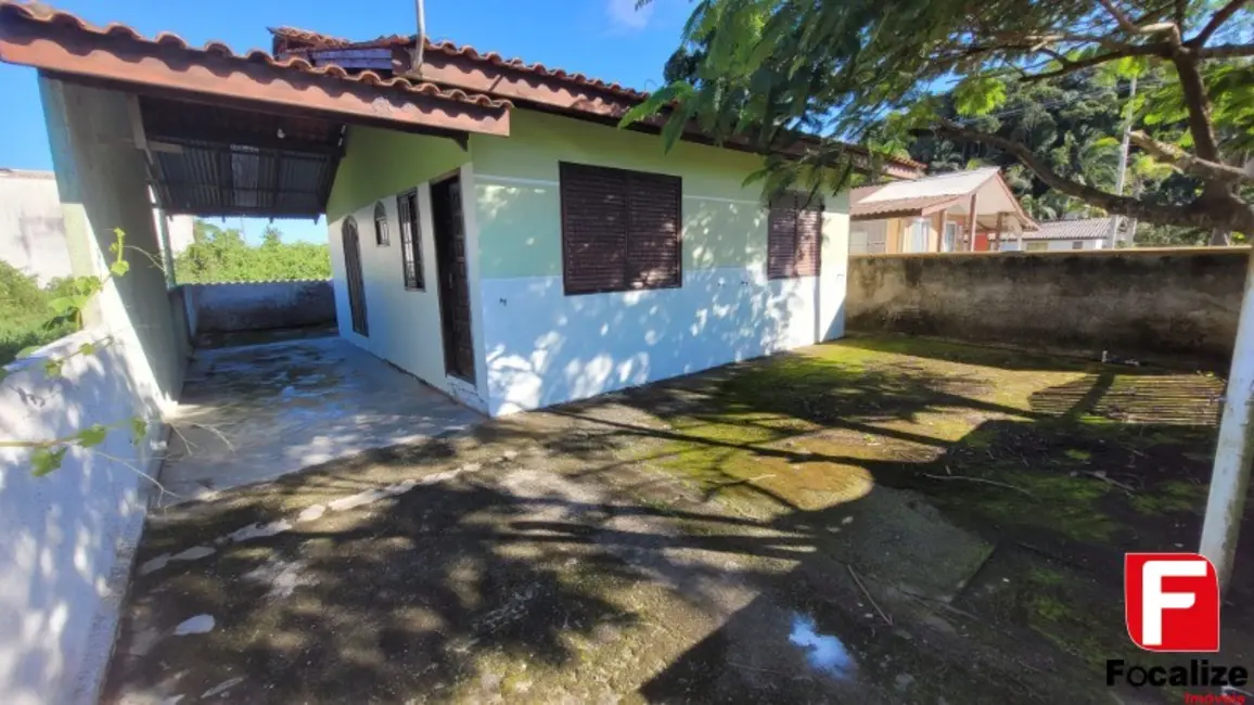 Foto 2 de Casa com 2 quartos à venda, 70m2 em Itapoa - SC