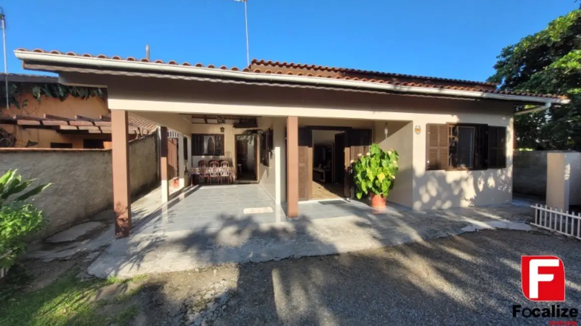 Foto 1 de Casa com 3 quartos à venda, 150m2 em Itapema do Norte, Itapoa - SC