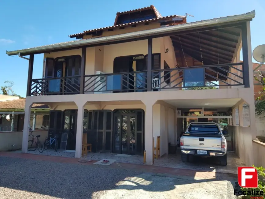 Foto 1 de Casa com 3 quartos à venda, 270m2 em Itapoa - SC