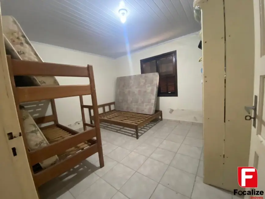 Foto 7 de Casa com 6 quartos à venda, 282m2 em Itapoa - SC