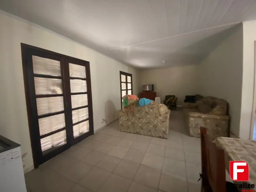 Foto 4 de Casa com 6 quartos à venda, 282m2 em Itapoa - SC