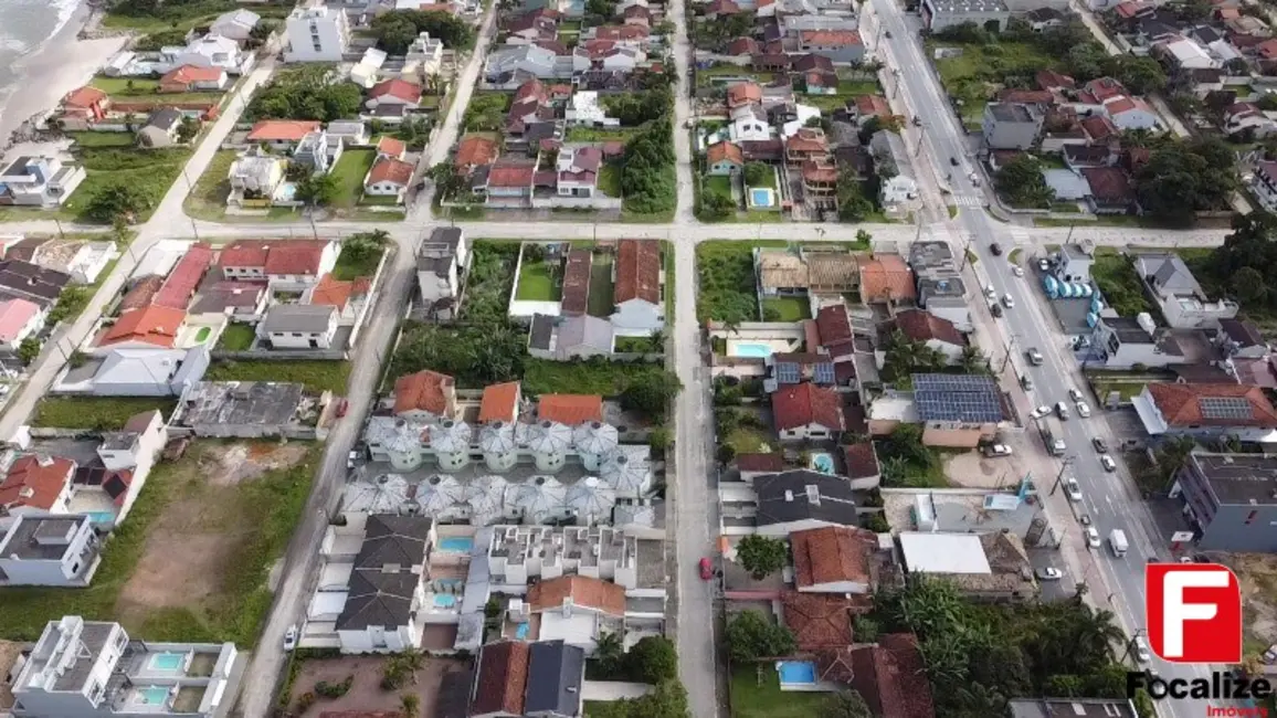 Foto 5 de Terreno / Lote à venda, 360m2 em Itapoa - SC