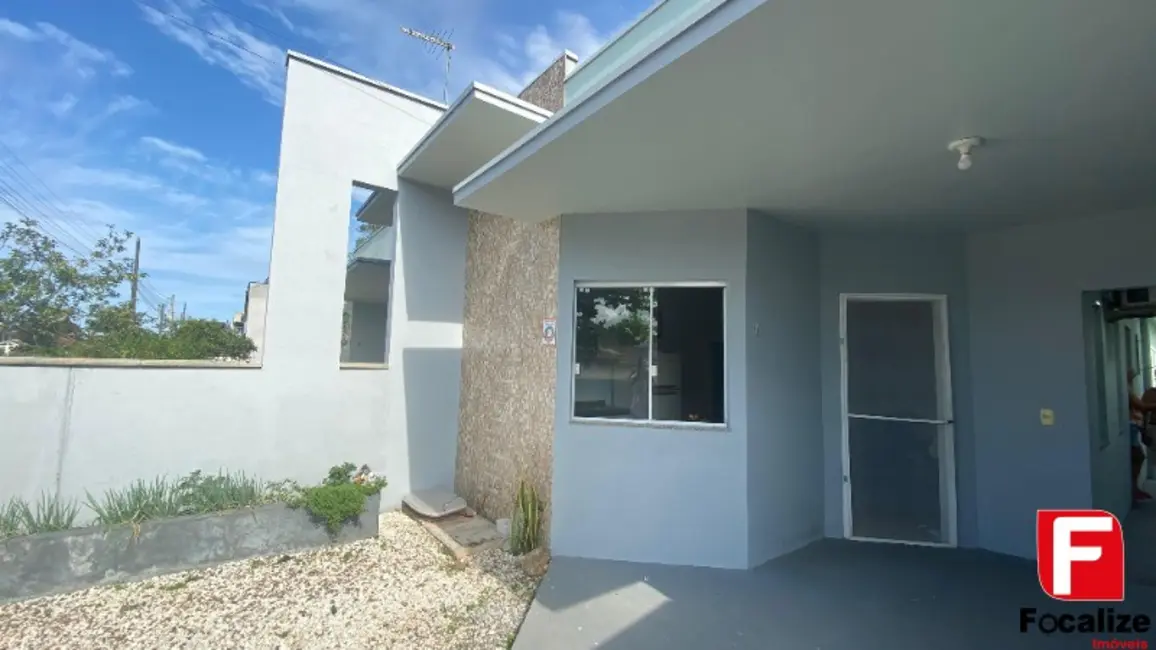 Foto 2 de Casa com 3 quartos à venda, 85m2 em Itapoa - SC