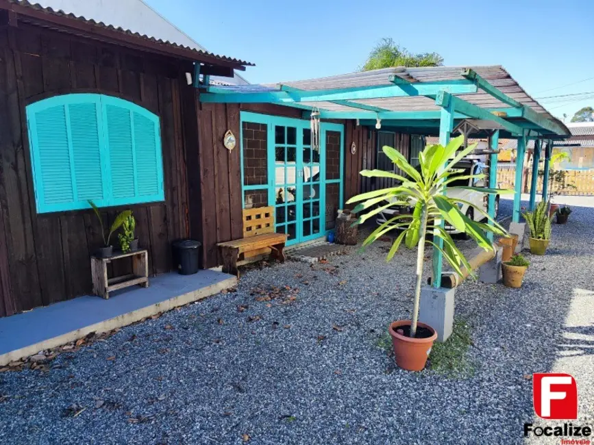 Foto 2 de Casa com 3 quartos à venda, 90m2 em Itapoa - SC