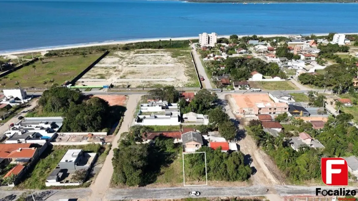 Foto 1 de Terreno / Lote à venda, 336m2 em Itapoa - SC
