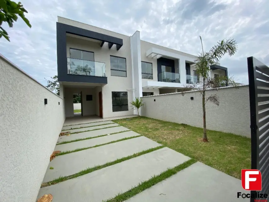 Foto 1 de Casa com 3 quartos à venda, 101m2 em Itapoa - SC