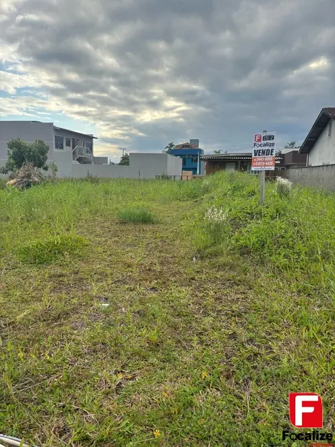 Foto 1 de Terreno / Lote à venda, 360m2 em Itapoa - SC
