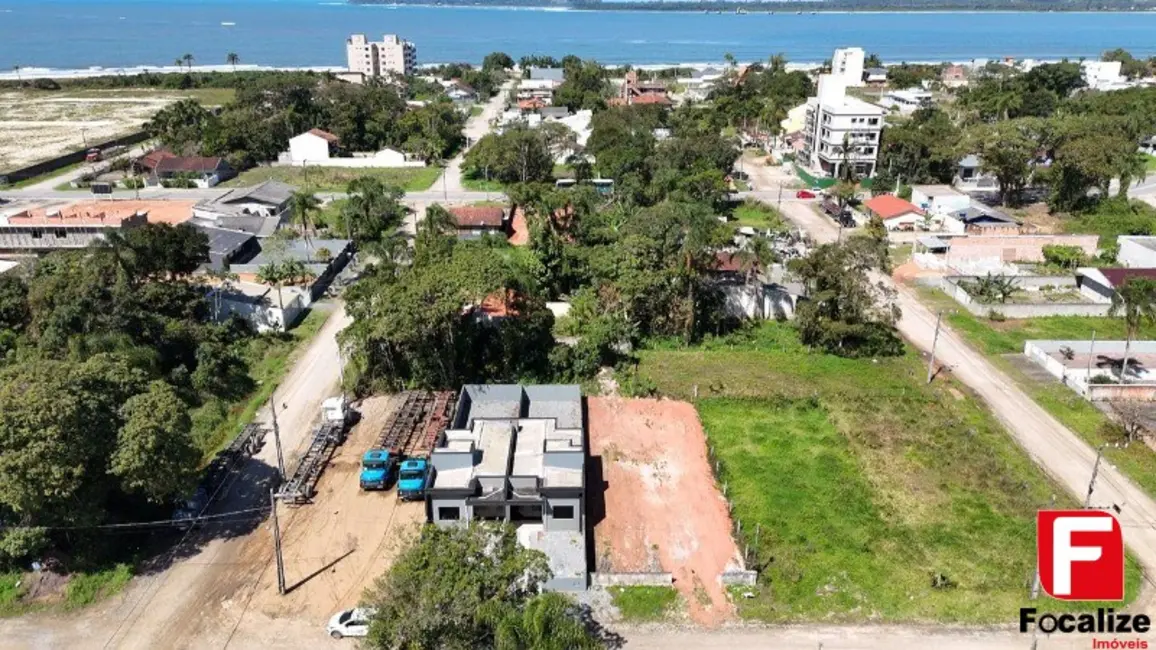 Foto 2 de Casa com 2 quartos à venda, 60m2 em Itapoa - SC