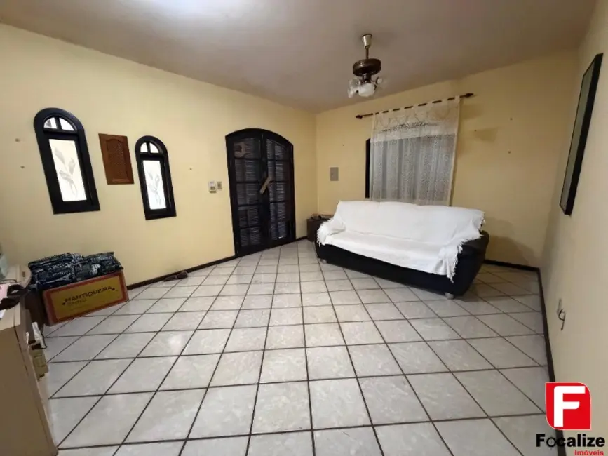 Foto 3 de Casa com 2 quartos à venda, 203m2 em Itapoa - SC