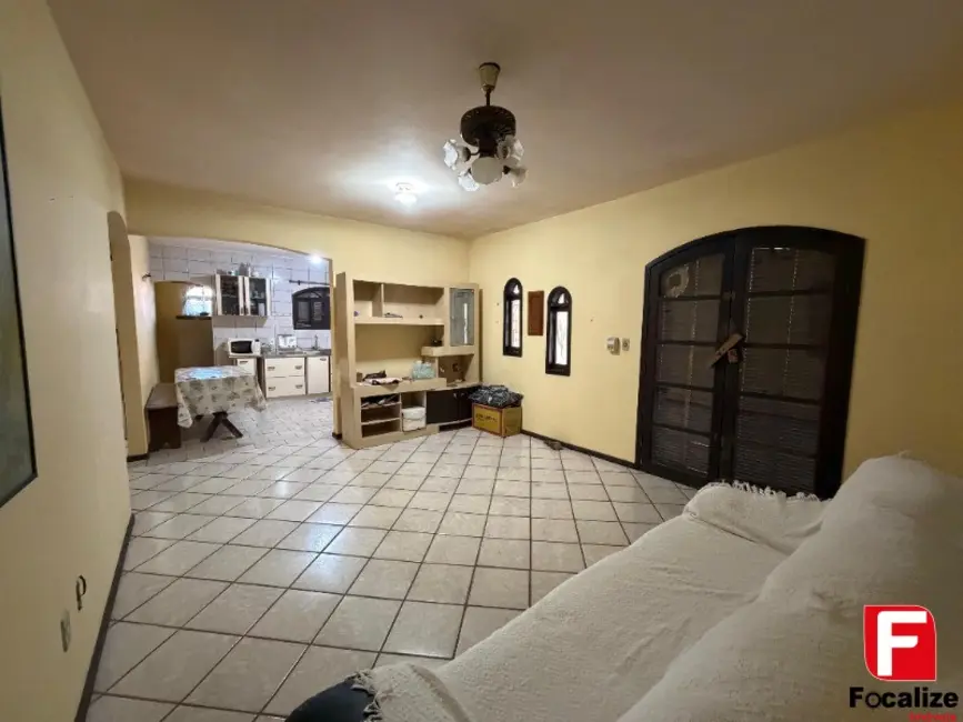 Foto 2 de Casa com 2 quartos à venda, 203m2 em Itapoa - SC