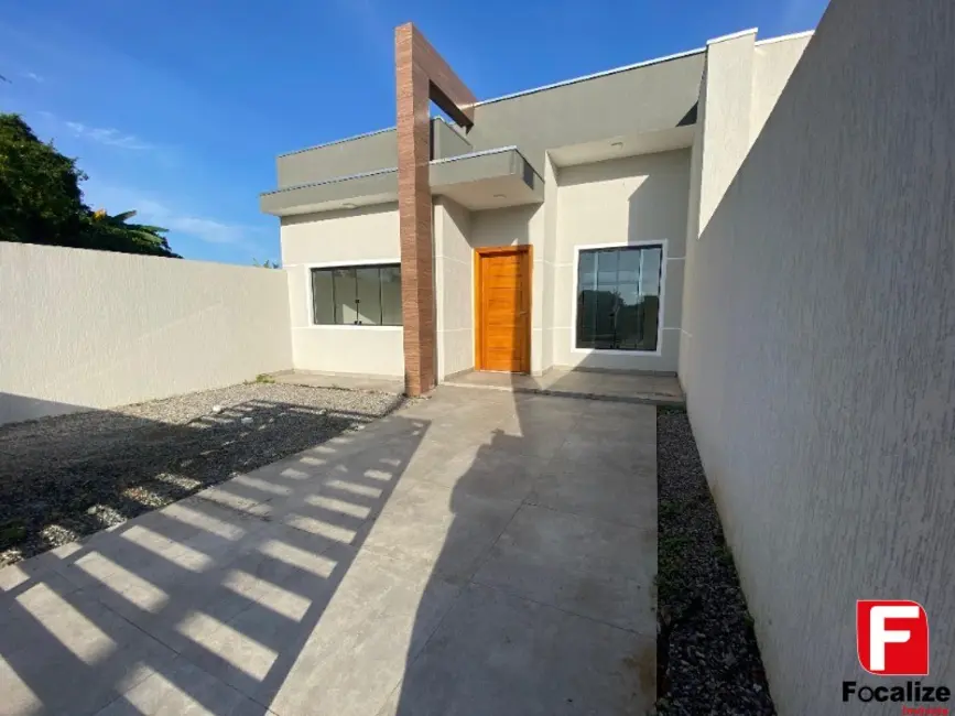 Foto 1 de Casa com 2 quartos à venda, 61m2 em Itapoa - SC