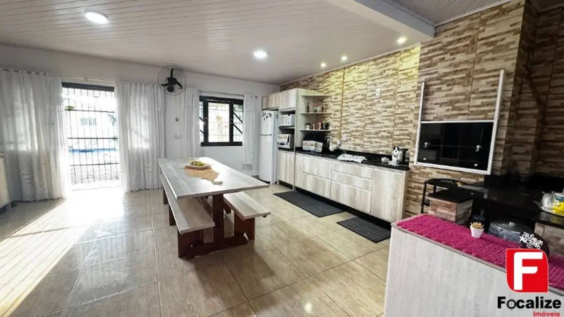 Foto 6 de Casa com 5 quartos à venda, 224m2 em Sao Francisco Do Sul - SC