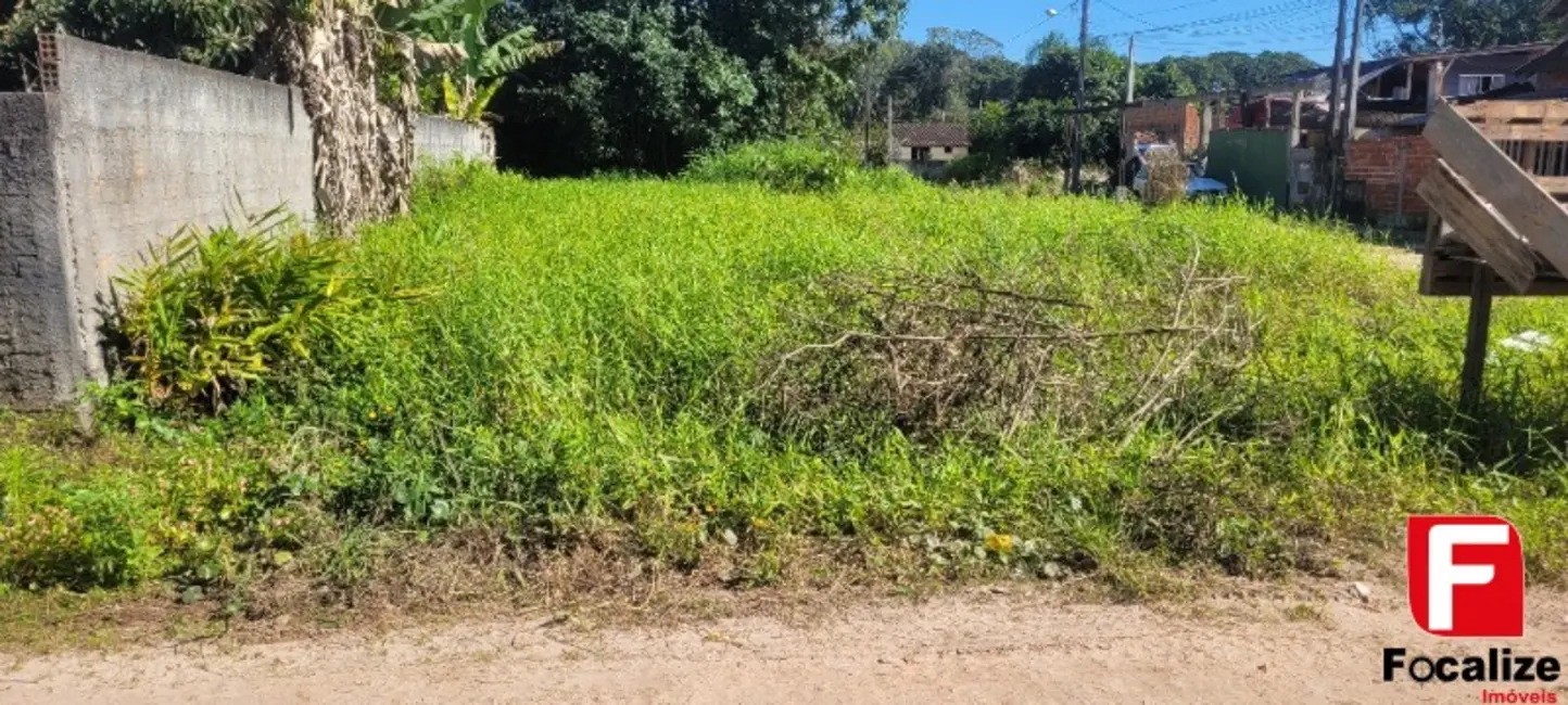 Foto 1 de Terreno / Lote à venda, 300m2 em Itapoa - SC