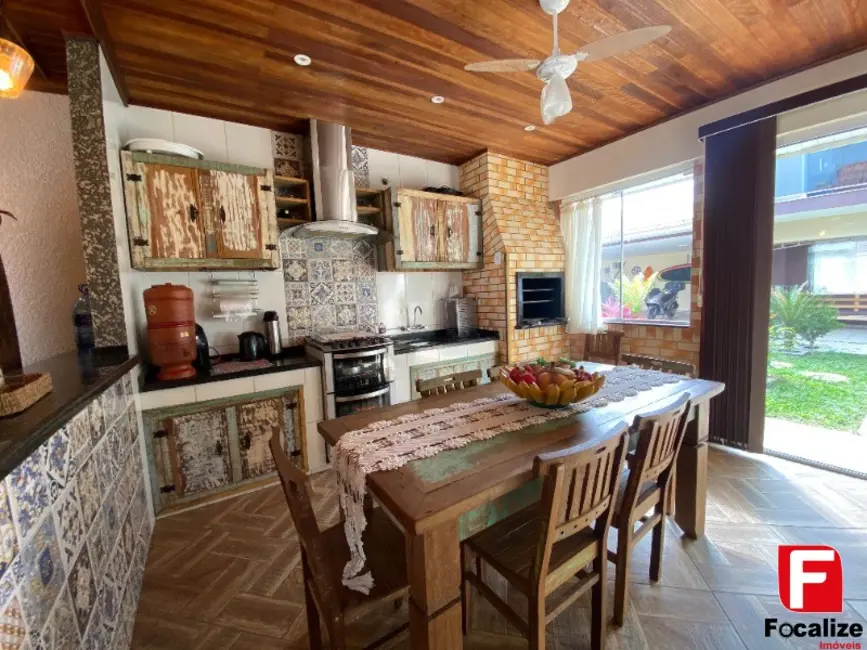 Foto 8 de Casa com 5 quartos à venda, 341m2 em Itapoa - SC
