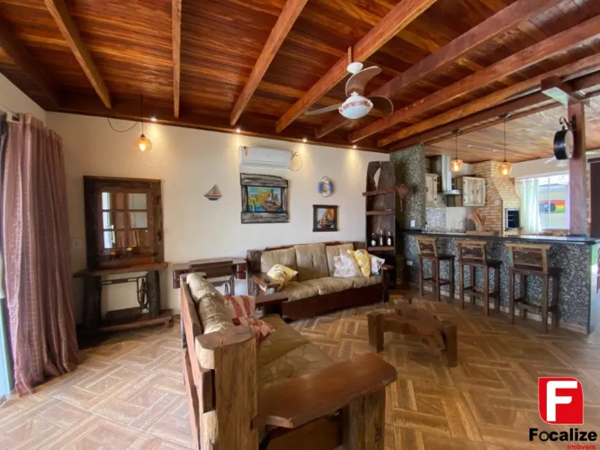 Foto 7 de Casa com 5 quartos à venda, 341m2 em Itapoa - SC