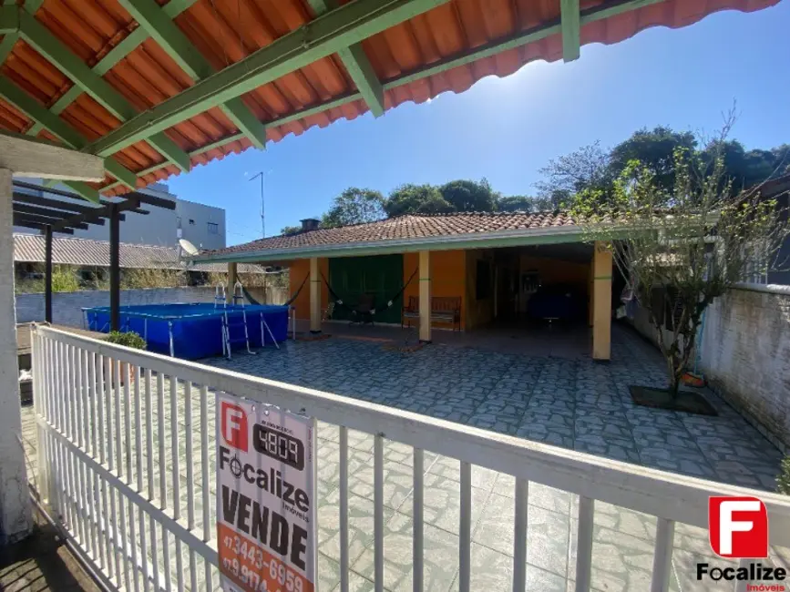 Foto 1 de Casa com 3 quartos à venda, 142m2 em Itapoa - SC