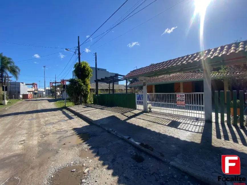 Foto 2 de Casa com 3 quartos à venda, 142m2 em Itapoa - SC