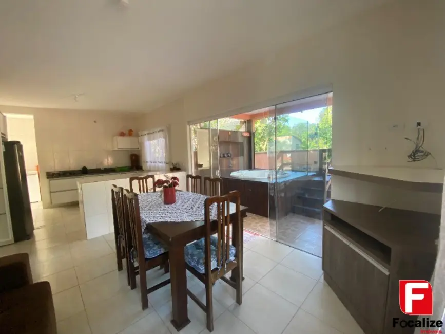 Foto 5 de Casa com 2 quartos para alugar, 102m2 em Itapoa - SC