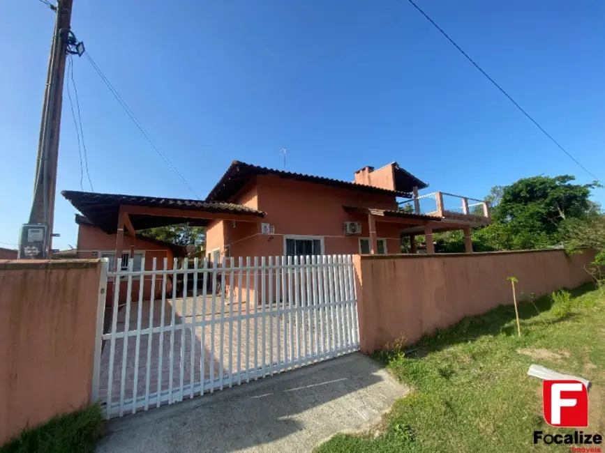 Foto 2 de Casa com 2 quartos para alugar, 102m2 em Itapoa - SC