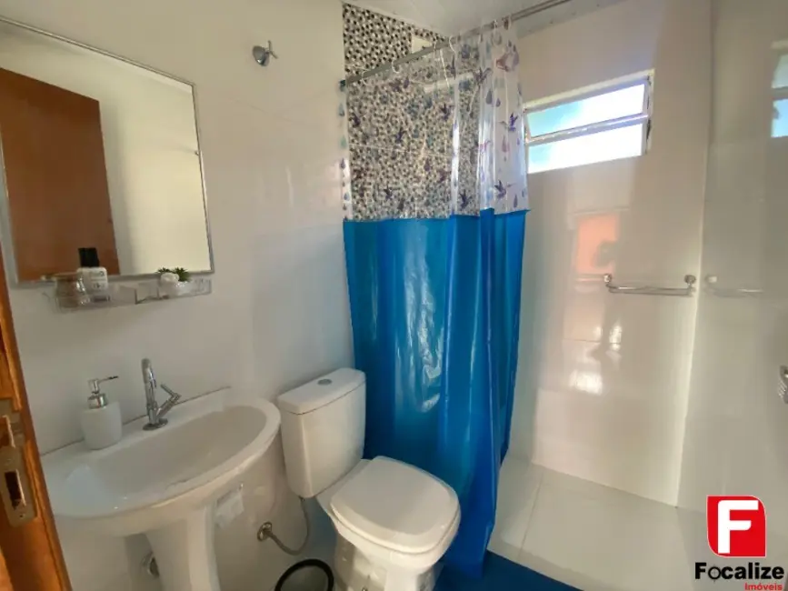 Foto 4 de Casa com 2 quartos para alugar, 102m2 em Itapoa - SC