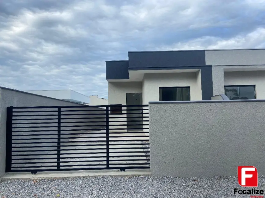 Foto 1 de Casa com 2 quartos à venda, 50m2 em Itapoa - SC
