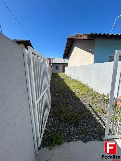 Foto 2 de Casa com 2 quartos à venda, 48m2 em Itapoa - SC