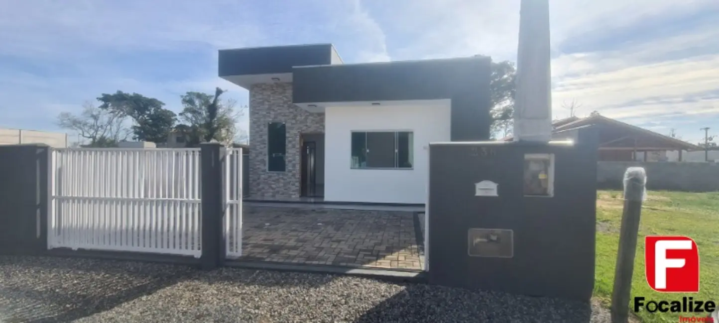 Foto 1 de Casa com 3 quartos à venda, 61m2 em Itapoa - SC