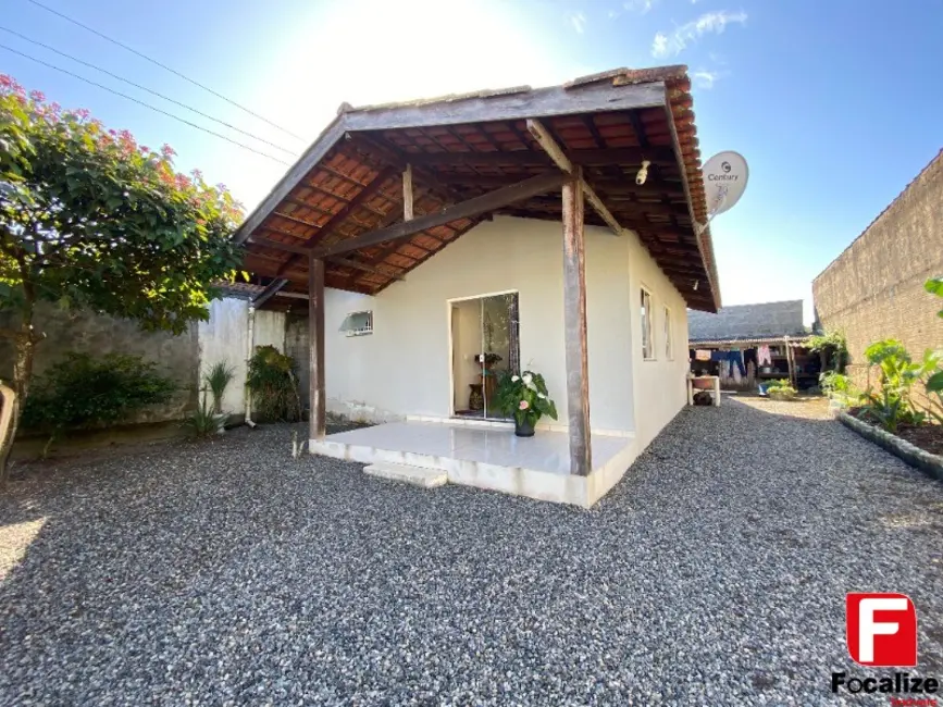Foto 1 de Casa com 2 quartos à venda, 96m2 em Itapoa - SC
