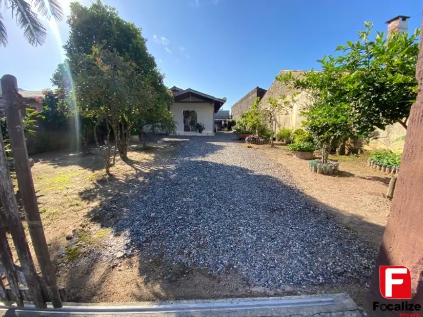 Foto 2 de Casa com 2 quartos à venda, 96m2 em Itapoa - SC